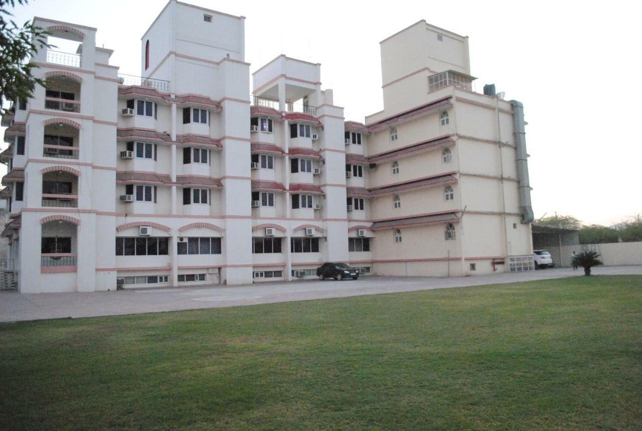 Geetco Hotel Jalor Dış mekan fotoğraf